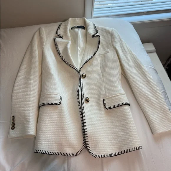 Zara Chic White Blazer with Black Trim - Picture 1 of 4